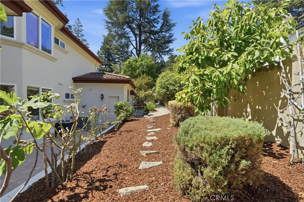 10935 Miramonte Cupertino, CA 95014