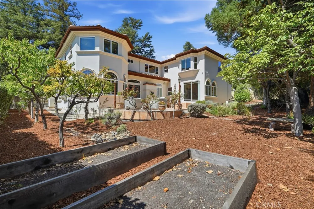 10935 Miramonte Cupertino, CA 95014
