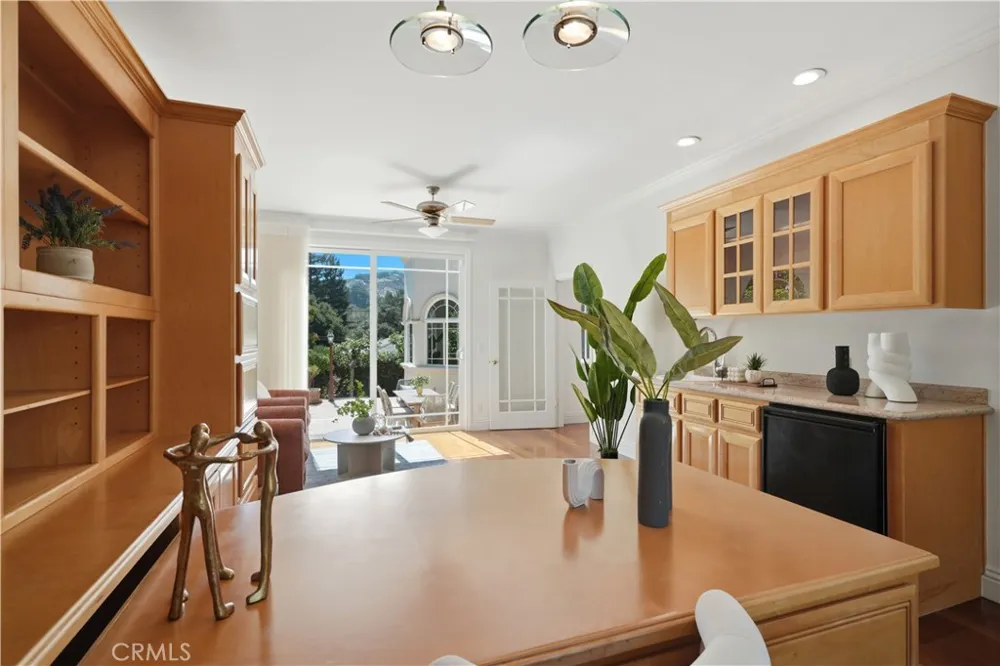 10935 Miramonte Cupertino, CA 95014