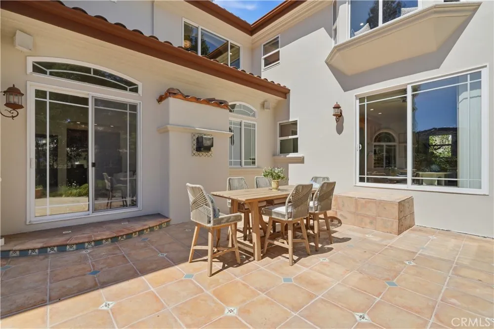 10935 Miramonte Cupertino, CA 95014