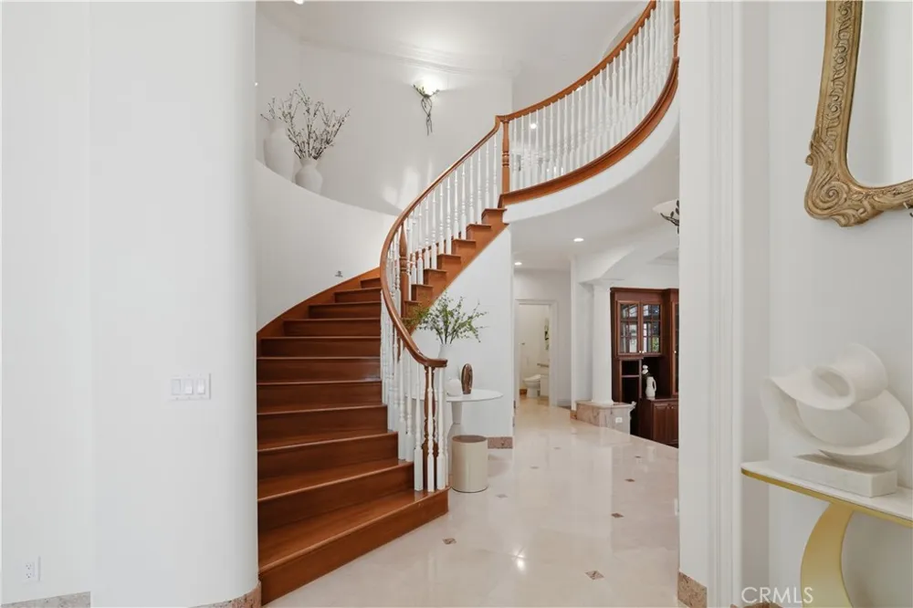 10935 Miramonte Cupertino, CA 95014