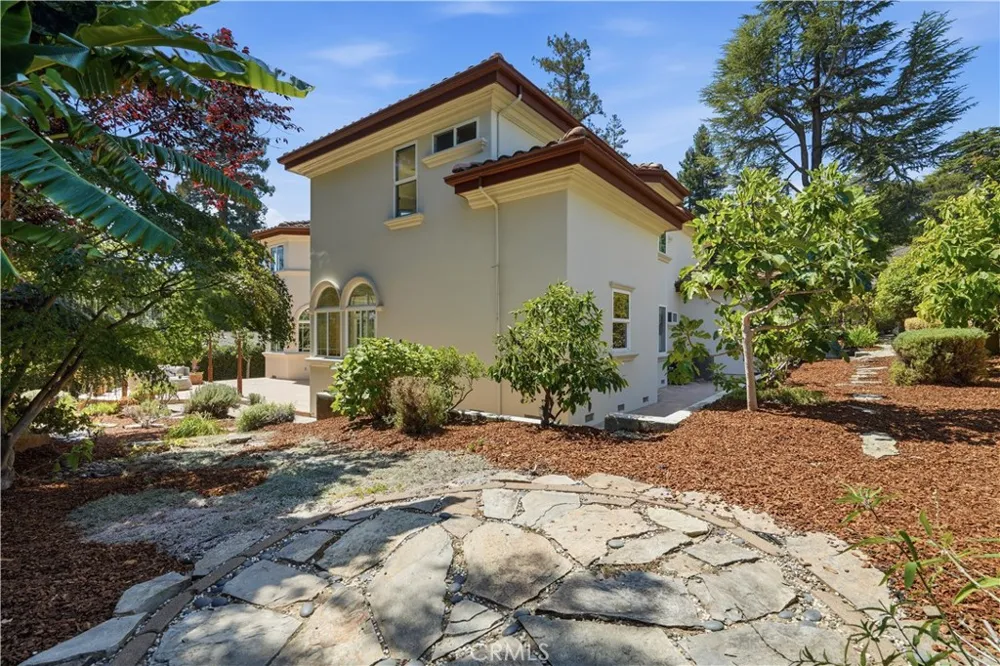 10935 Miramonte Cupertino, CA 95014