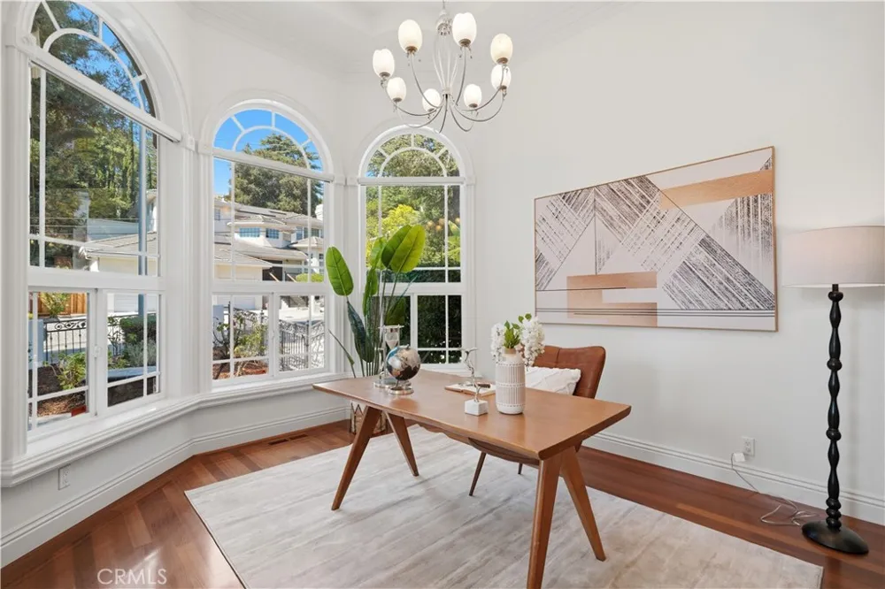 10935 Miramonte Cupertino, CA 95014