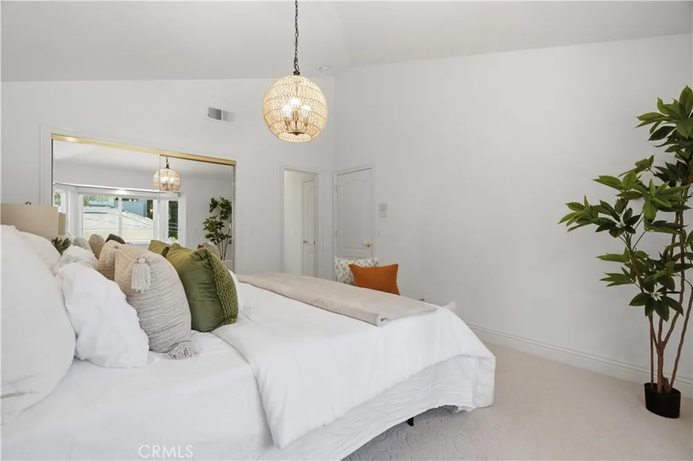 10935 Miramonte Cupertino, CA 95014