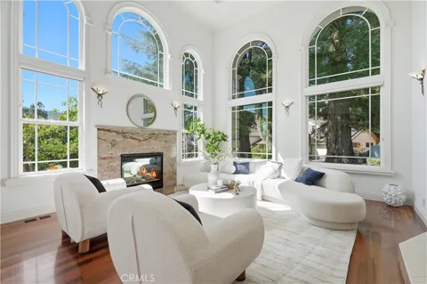 10935 Miramonte