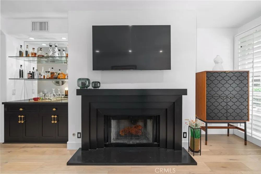 11740 W Sunset Boulevard #14 Los Angeles, CA 90049