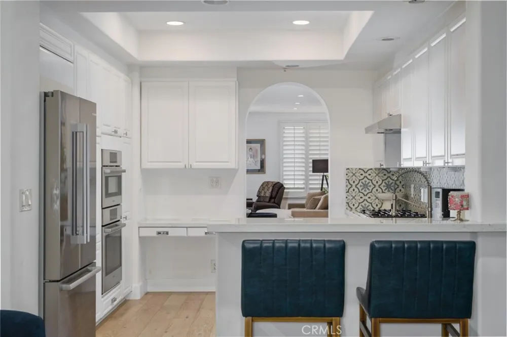 11740 W Sunset Boulevard #14 Los Angeles, CA 90049