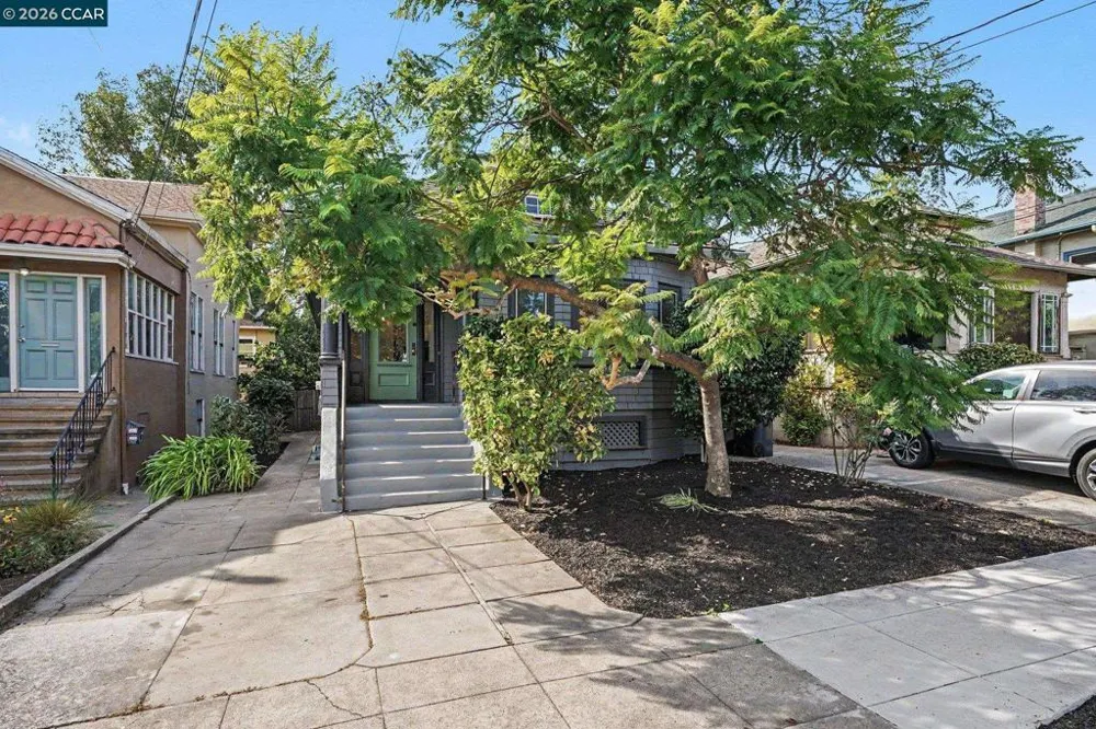 4959 Desmond St. Oakland, CA 94618