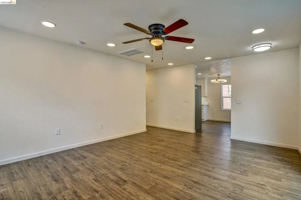 207 Bergedo Dr. Oakland, CA 94603