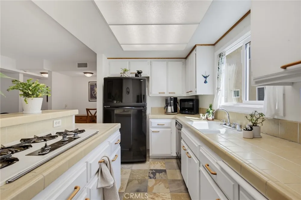 1404 Stanford Avenue Redondo Beach, CA 90278
