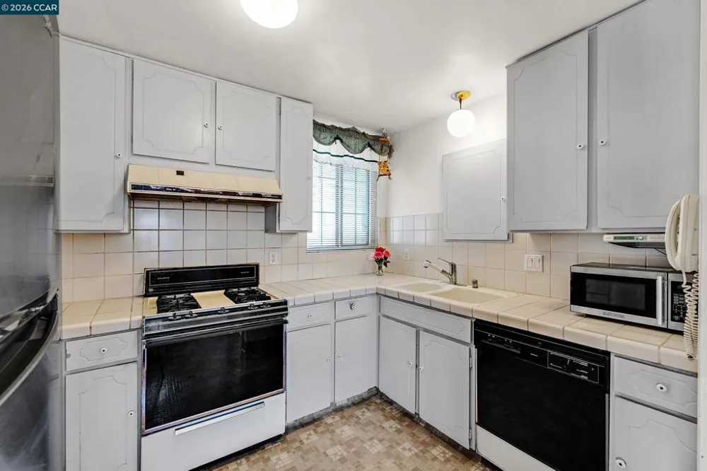 38087 Young Dr Fremont, CA 94536