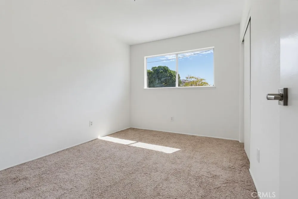 9187 Cypress Fontana, CA 92335