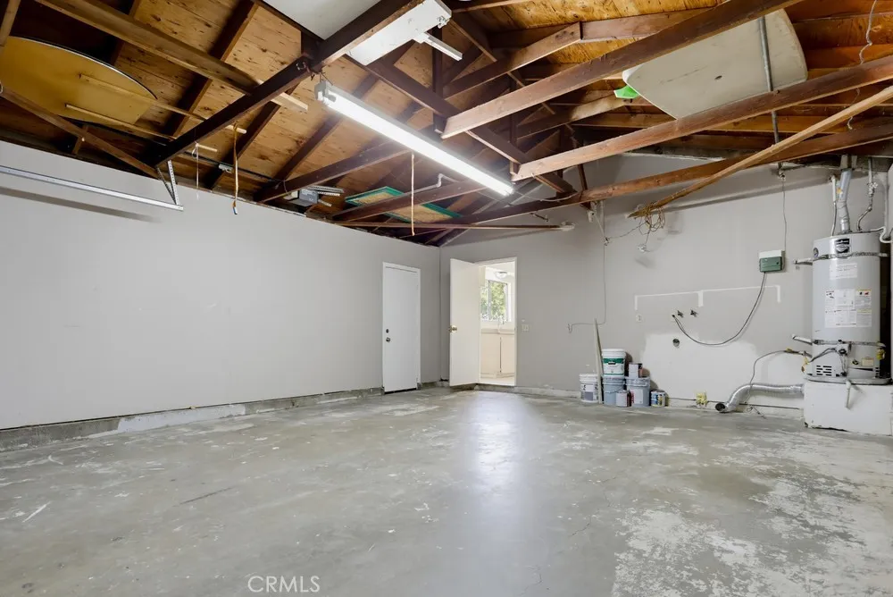 9187 Cypress Fontana, CA 92335