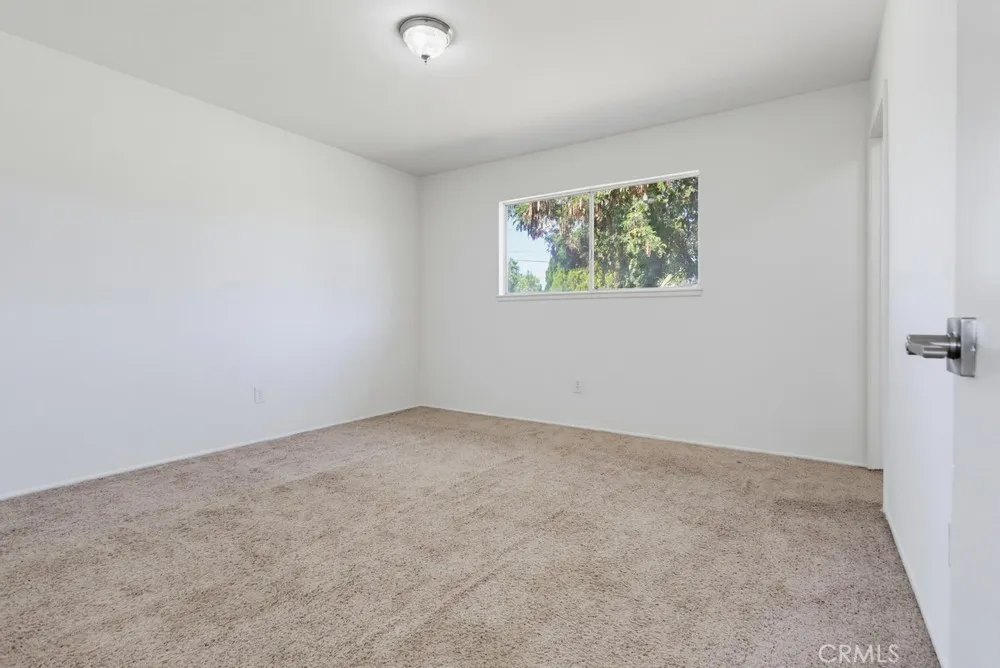 9187 Cypress Fontana, CA 92335