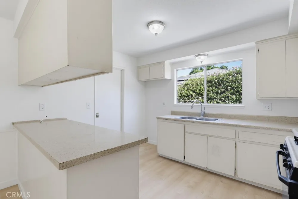 9187 Cypress Fontana, CA 92335
