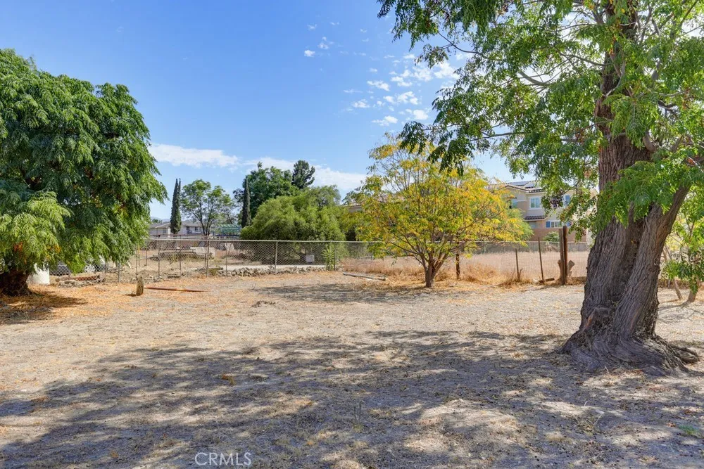 9187 Cypress Fontana, CA 92335