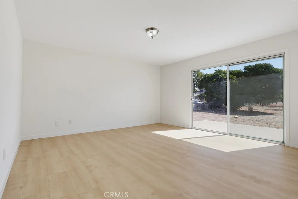 9187 Cypress Fontana, CA 92335