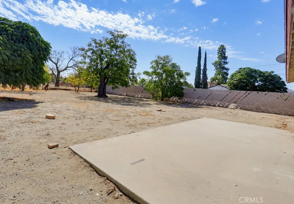 9187 Cypress Fontana, CA 92335
