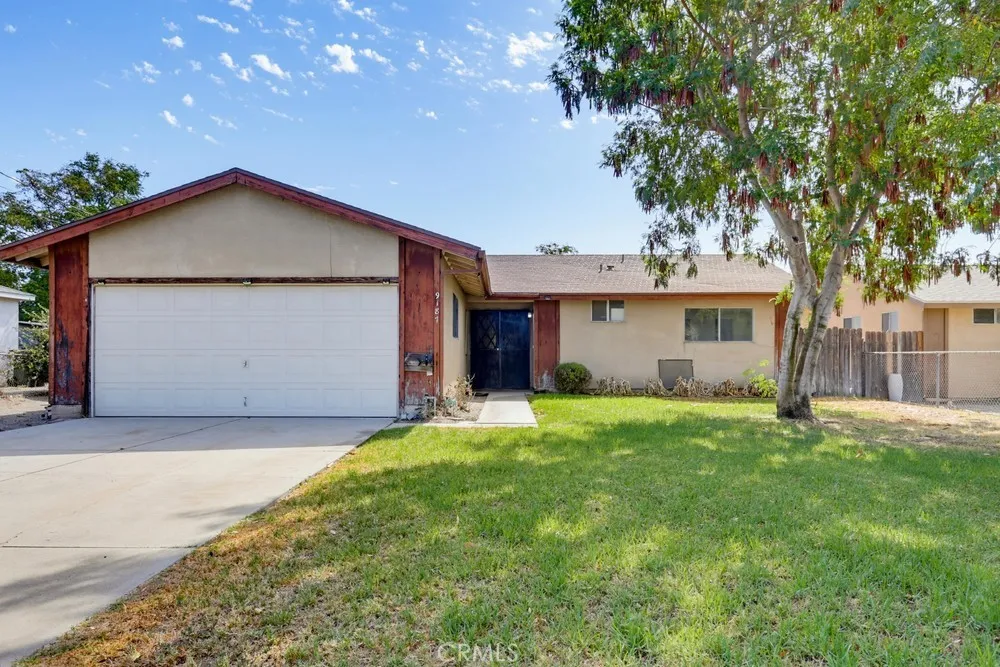 9187 Cypress Fontana, CA 92335