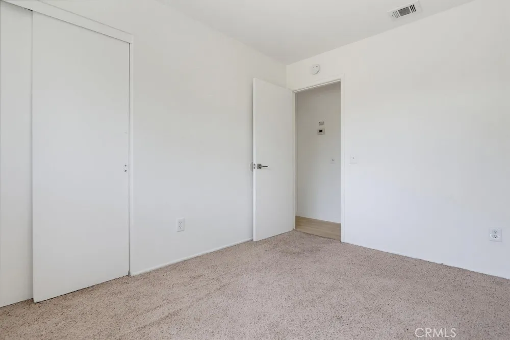 9187 Cypress Fontana, CA 92335