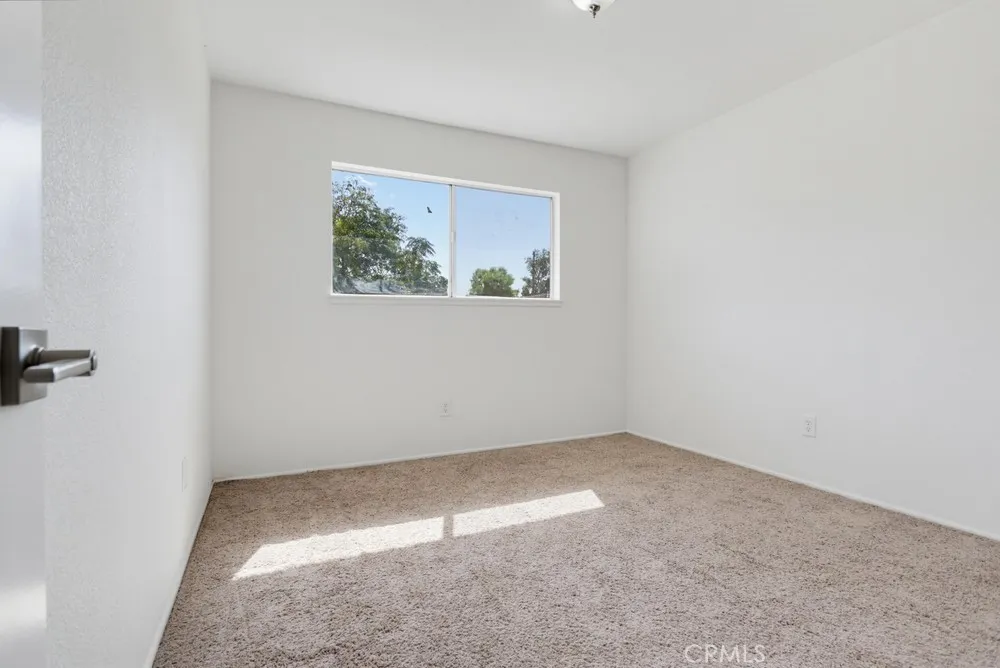 9187 Cypress Fontana, CA 92335