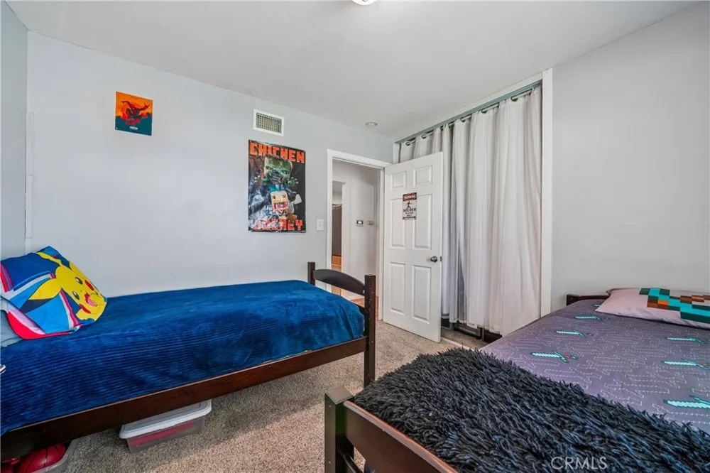 3096 Bautista Riverside, CA 92506