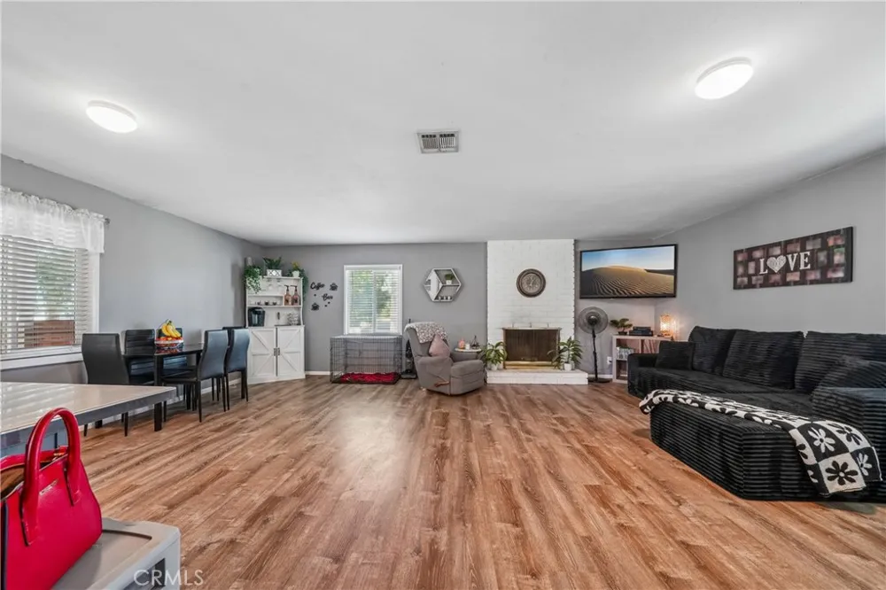 3096 Bautista Riverside, CA 92506