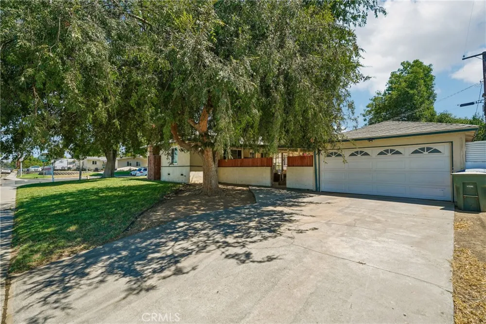 3096 Bautista Riverside, CA 92506
