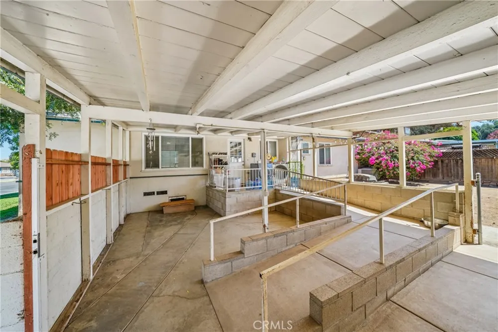 3096 Bautista Riverside, CA 92506