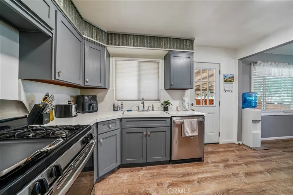 3096 Bautista Riverside, CA 92506