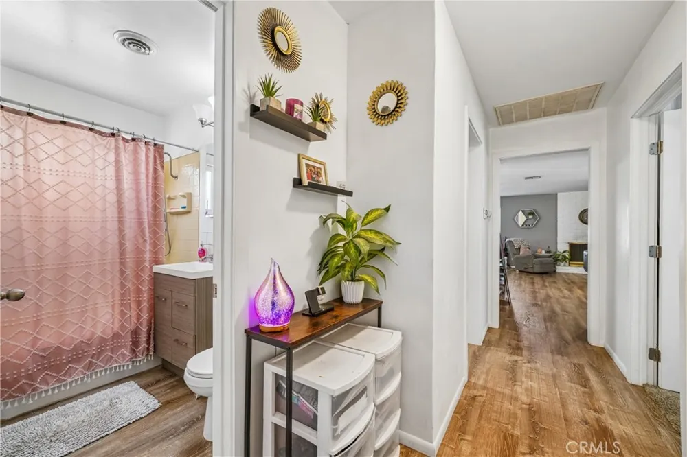 3096 Bautista Riverside, CA 92506