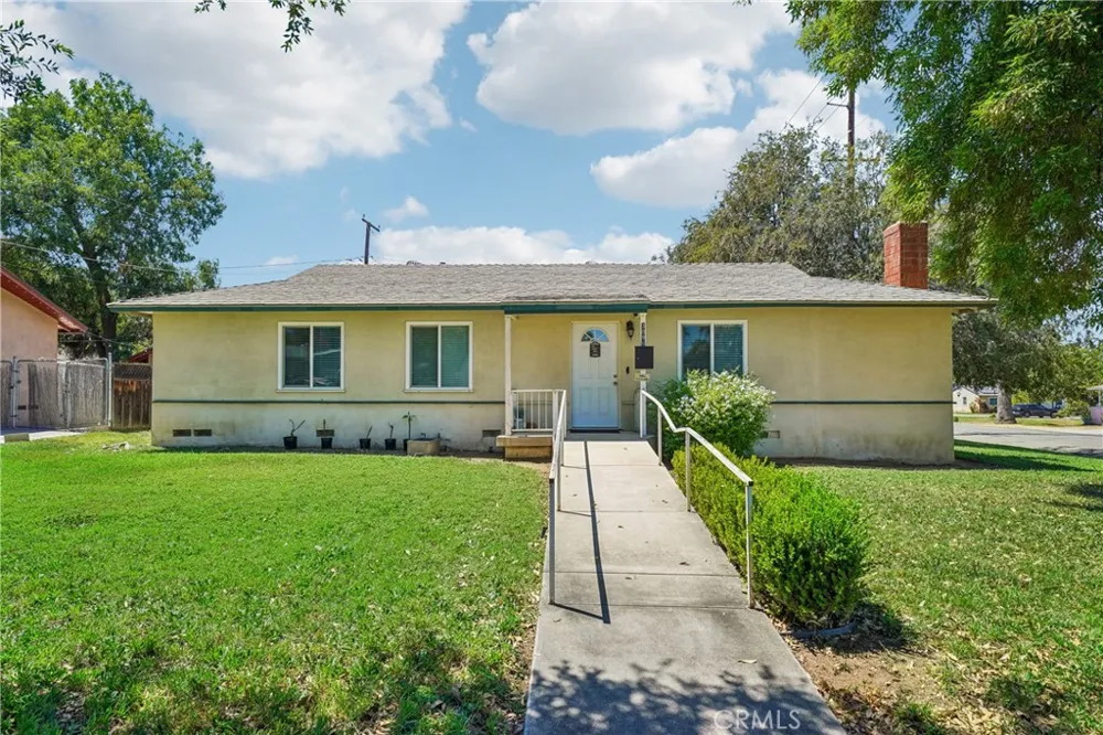3096 Bautista Riverside, CA 92506