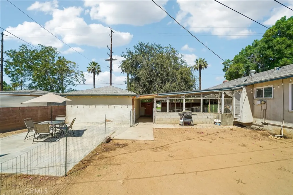 3096 Bautista Riverside, CA 92506