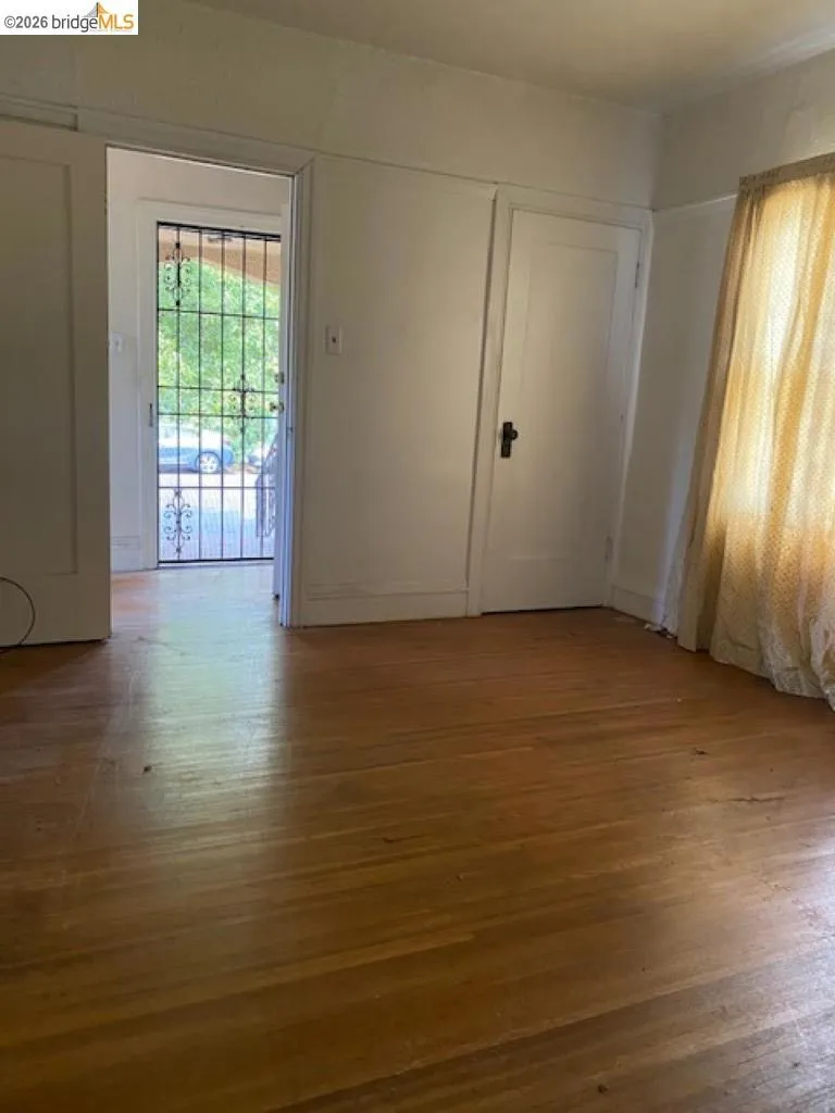 987 Yerba Buena Ave Oakland, CA 94608