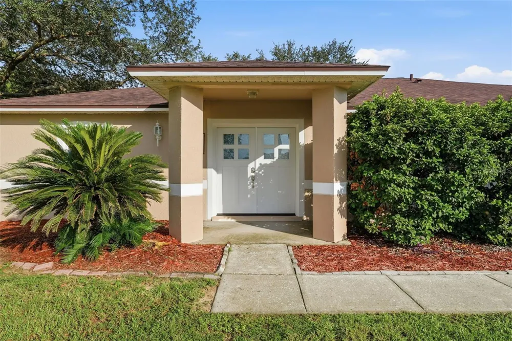 236 COUNTRY LAKES CIRCLE Groveland, FL 34736