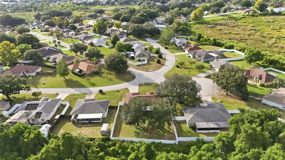 236 COUNTRY LAKES CIRCLE Groveland, FL 34736