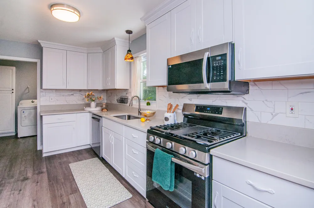 21411 Orchard Lake Road Farmington Hills City, MI 48336