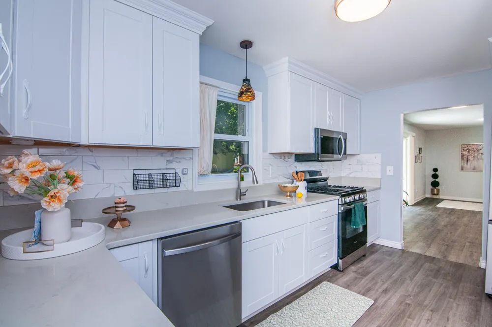 21411 Orchard Lake Road Farmington Hills City, MI 48336