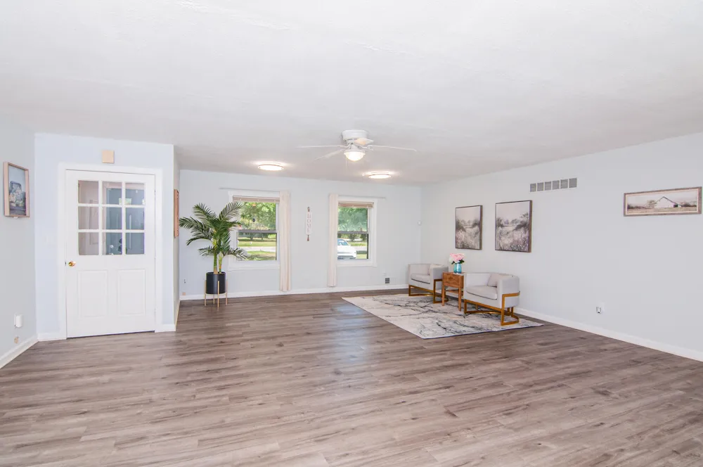 21411 Orchard Lake Road Farmington Hills City, MI 48336