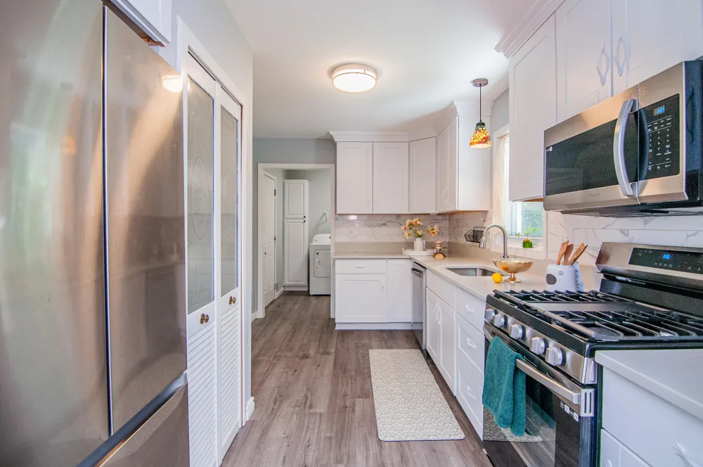 21411 Orchard Lake Road Farmington Hills City, MI 48336