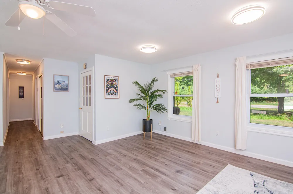 21411 Orchard Lake Road Farmington Hills City, MI 48336