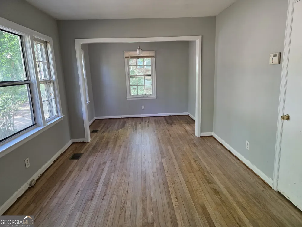 1894 Oak Valley RD Decatur, GA 30035