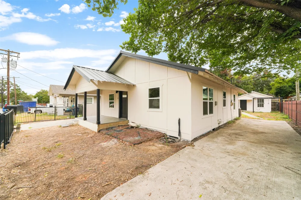 2520 Dell Street Fort Worth, TX 76111