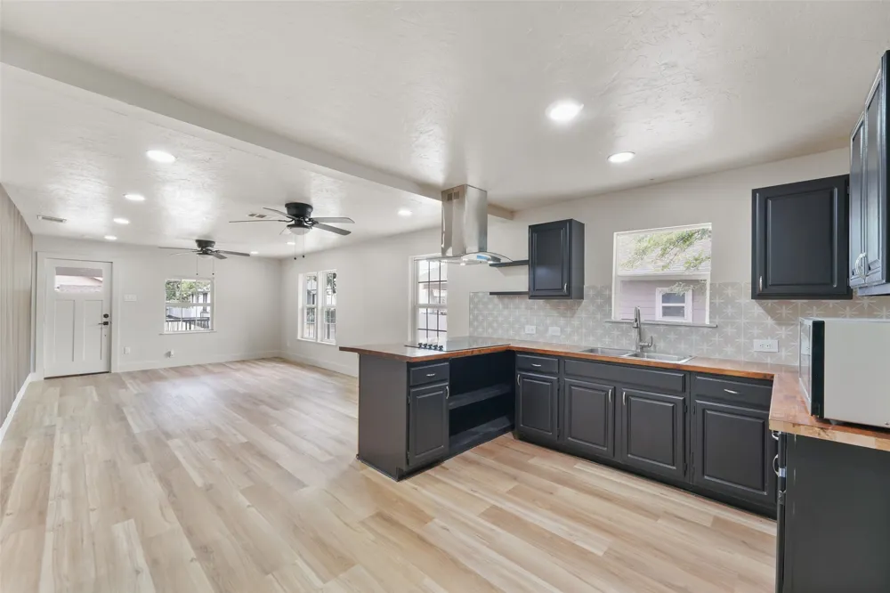 2520 Dell Street Fort Worth, TX 76111