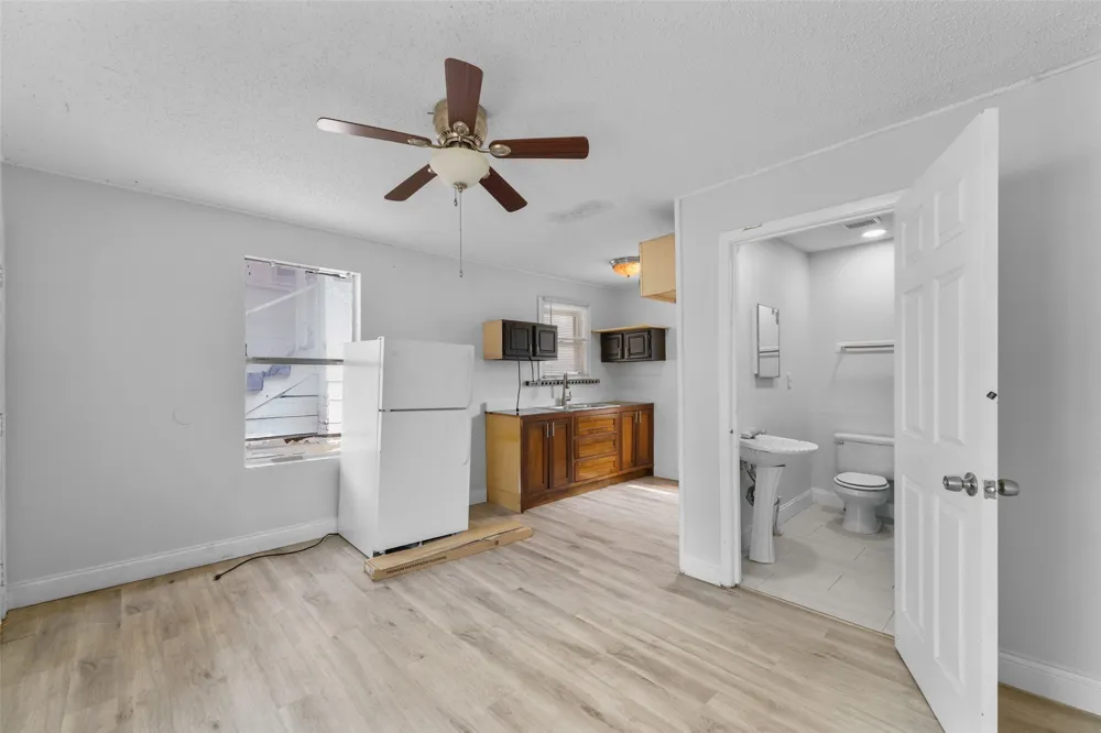 2520 Dell Street Fort Worth, TX 76111