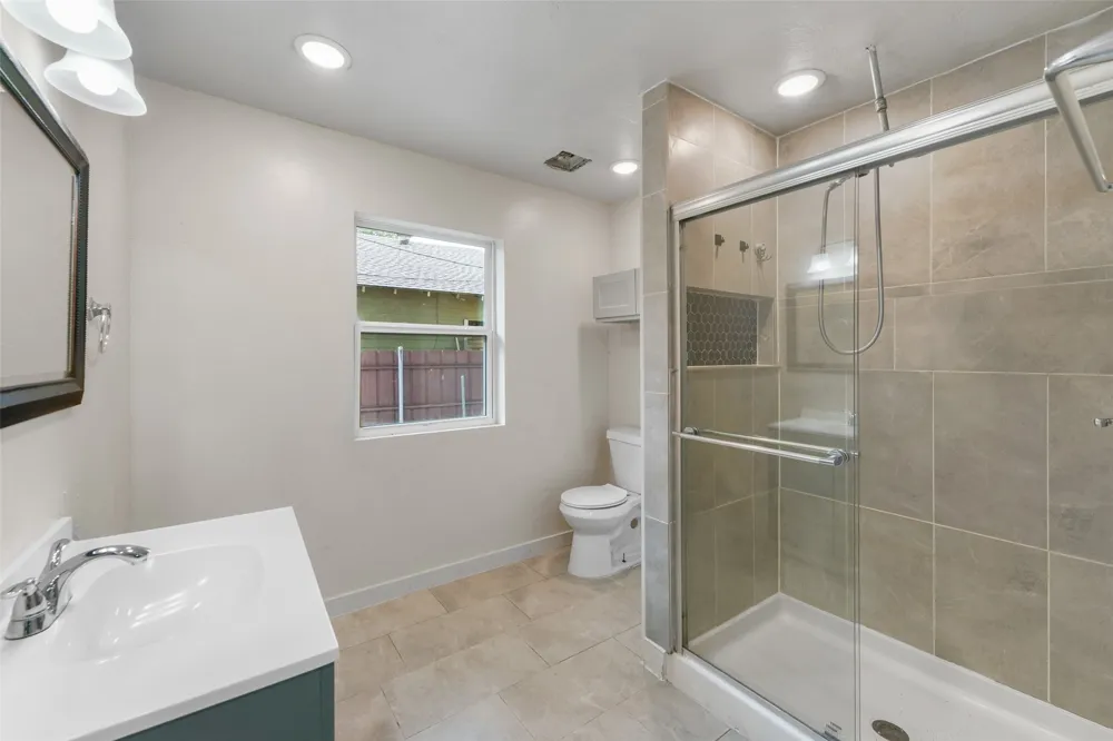 2520 Dell Street Fort Worth, TX 76111