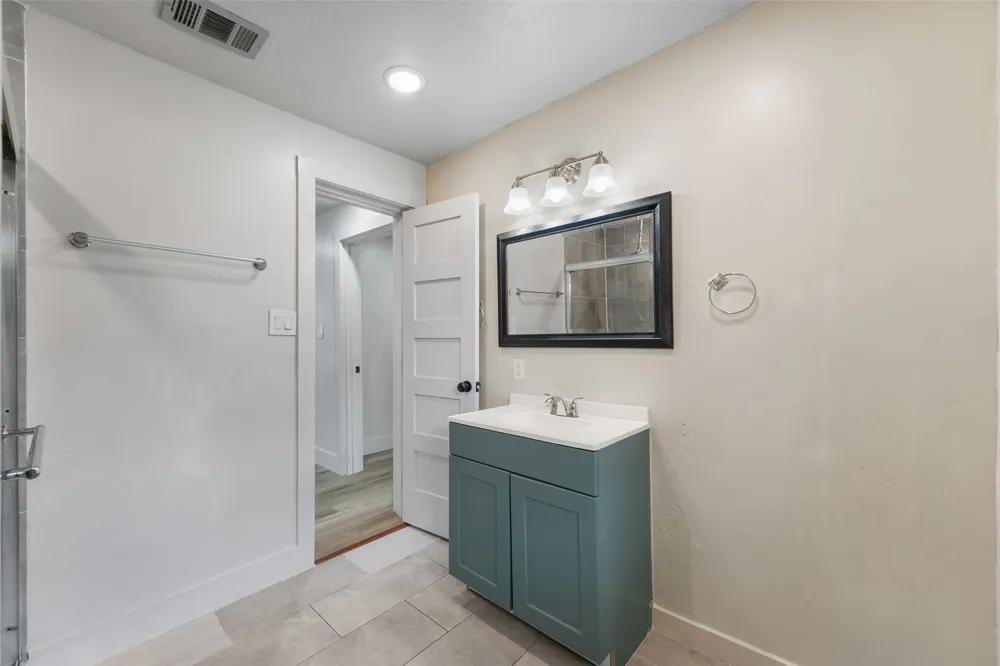 2520 Dell Street Fort Worth, TX 76111