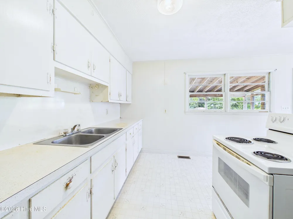 425 Norton Street Oak Island, NC 28465