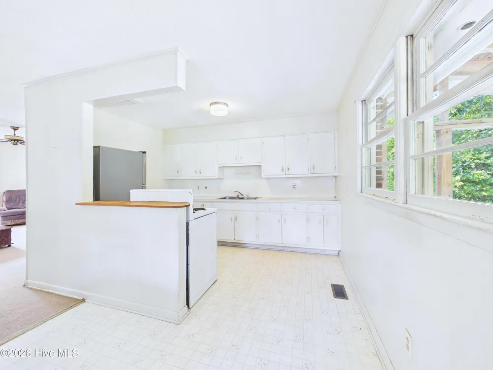425 Norton Street Oak Island, NC 28465