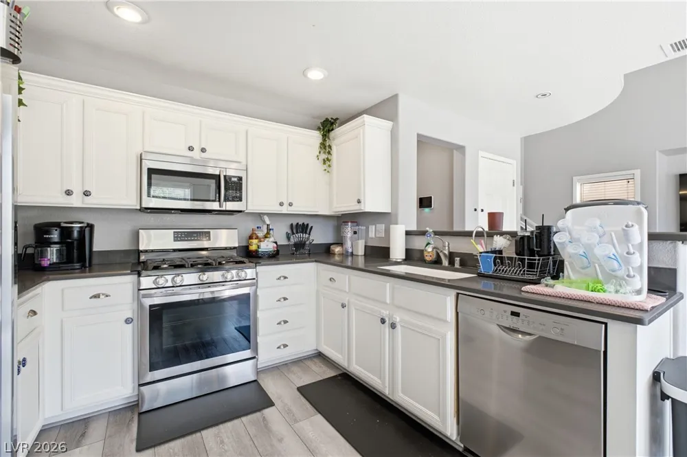 9144 Starling Wing Place Las Vegas, NV 89143